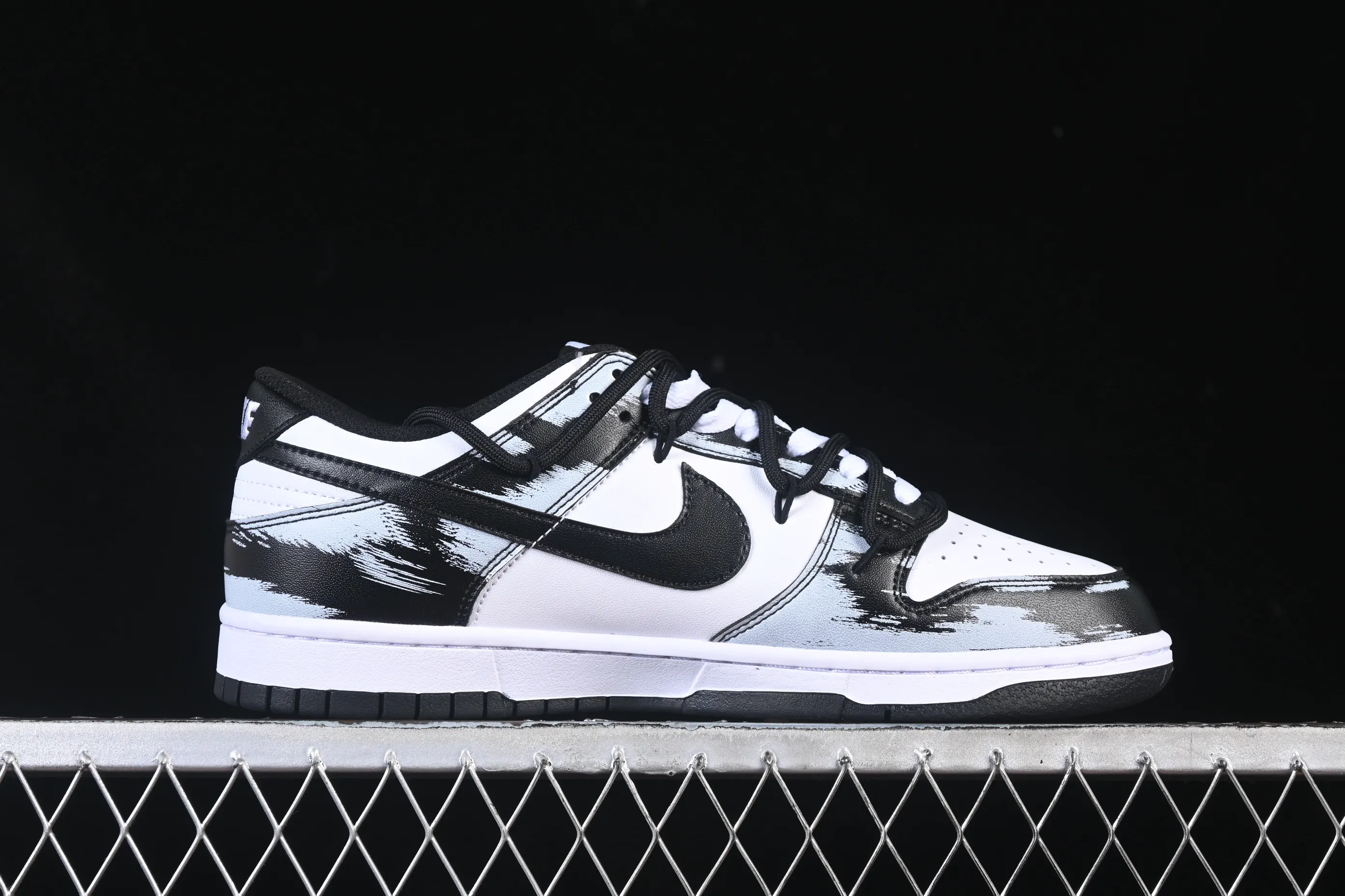 All categories Nk SB Dunk Series Nk SB Dunk Low High-end customized low-top sneakers Nike SB Dunk Low strap customization low-top casual sneakers DD1391-100